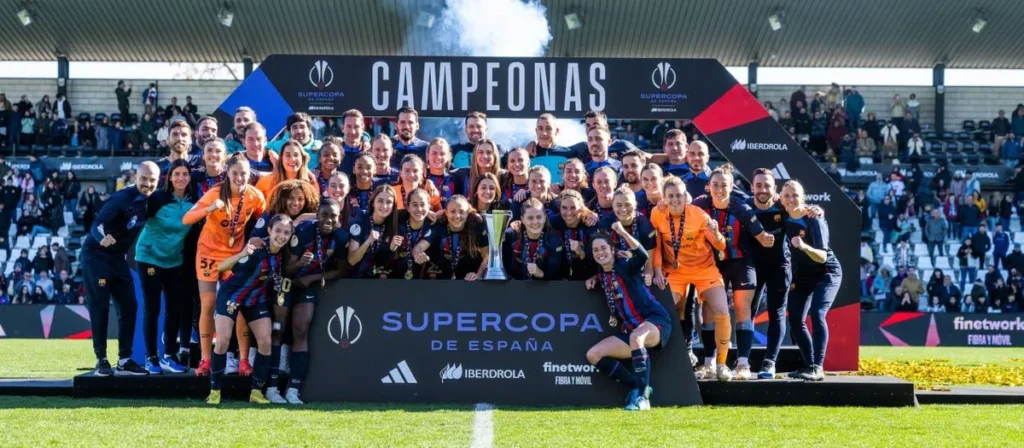 Barcelona Femeni celebration super copa 2023