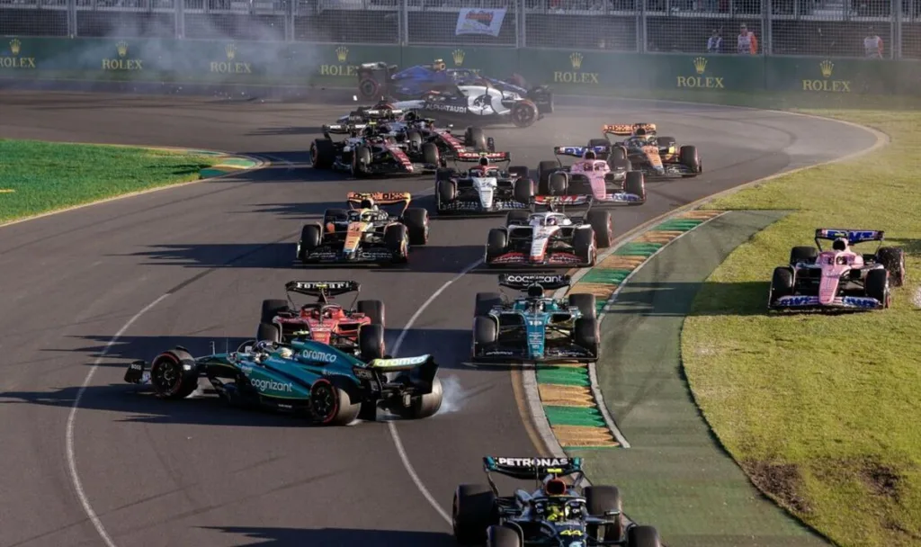 The Australian GP second restart corner 1 collisions