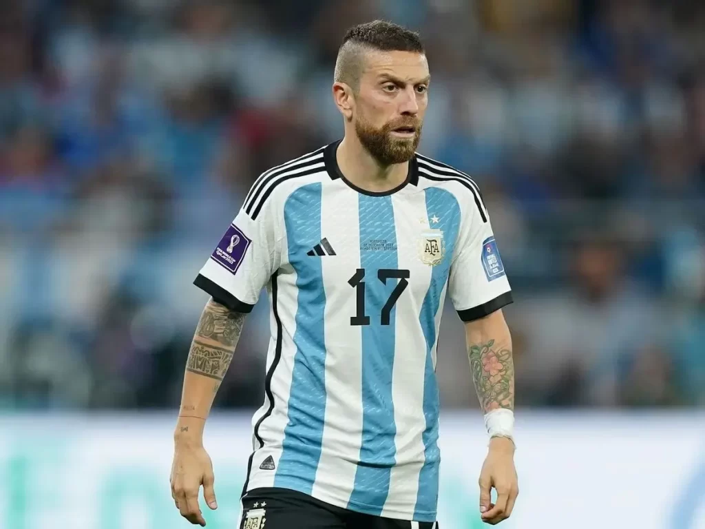 Papu Gomez with the Argentinan 2022 World Cup kit while playing a match with a failed anti-doping test 